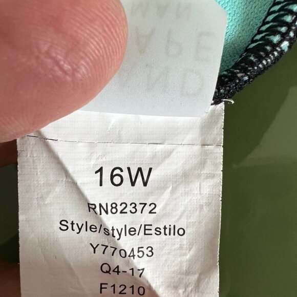 Island Escape Black Floral Padded Tankini Top size 16W - Picture 5 of 5